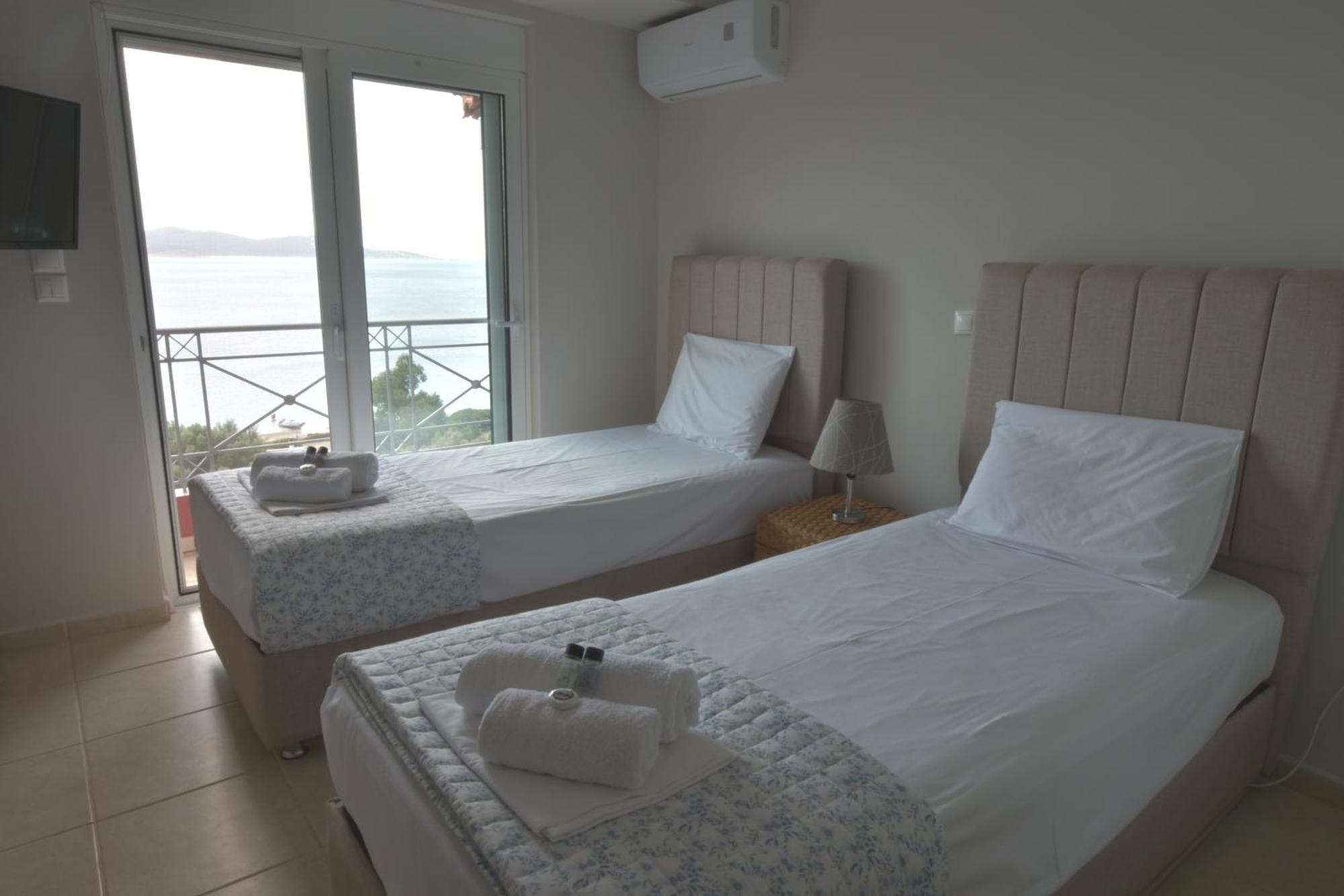 Blue Bay View - Beach House Vathirrevma Exterior foto