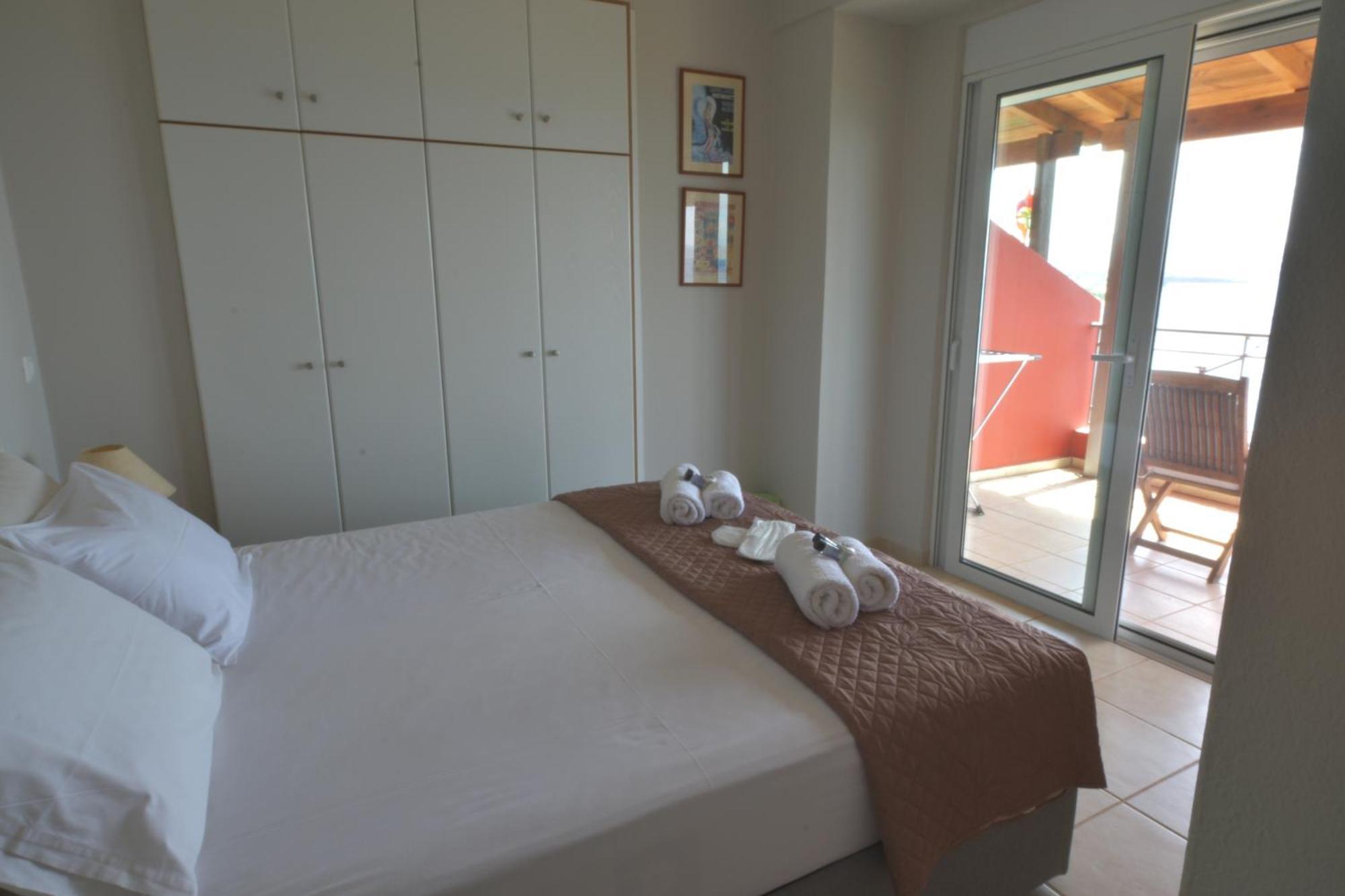 Blue Bay View - Beach House Vathirrevma Exterior foto